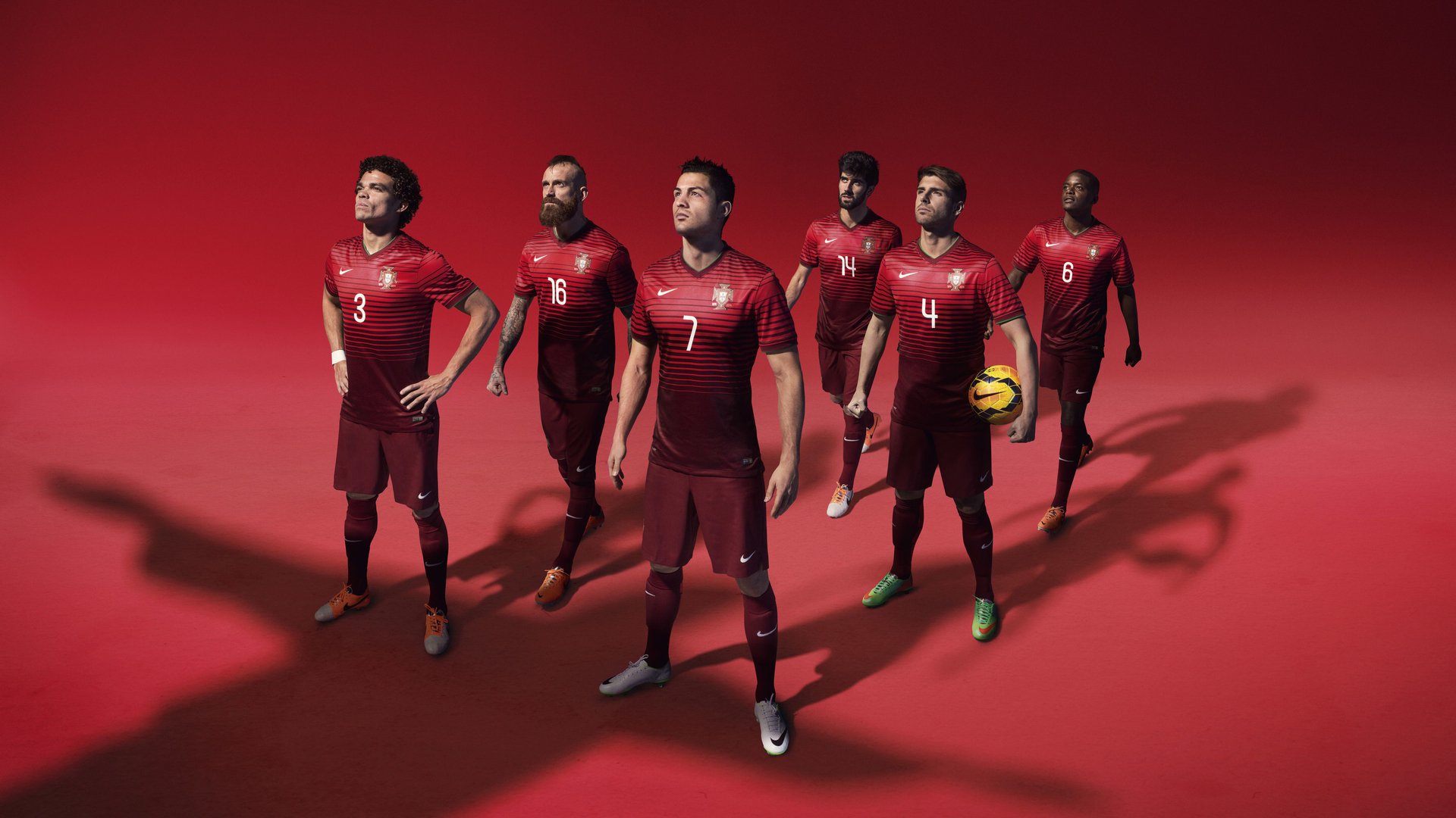 “剧场版战役！逆境中绝地反击成经典，赛场激情燃烧”